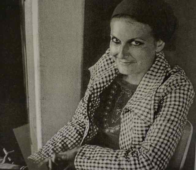 Vicki Viidikas. (Photographer unknown).