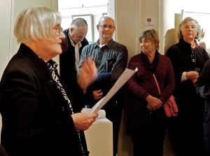 Maureen Gordon opening Floribunda 