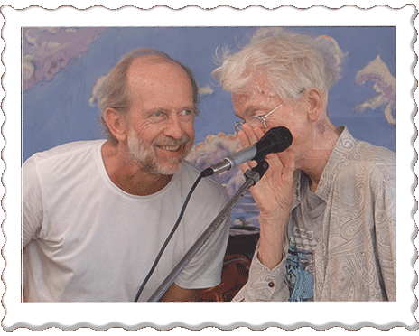 David Hallett with special guests Daevid Allen (at his final public performance) at Writers at the Rails, Byron bay 1st March 2015. - Photograph by David Hancock